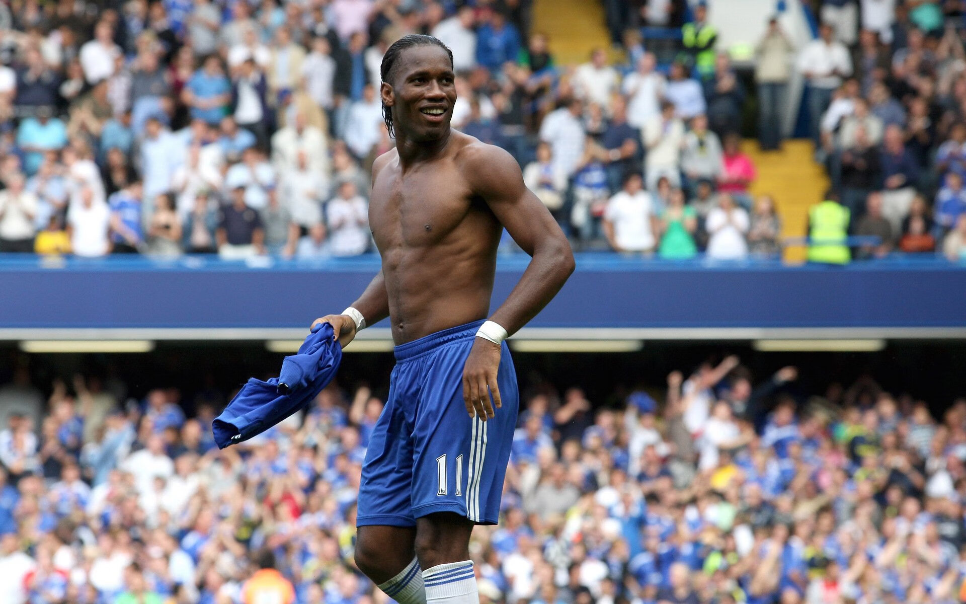 TheShy迎来三赛季高光表现，日本队球迷沸腾！